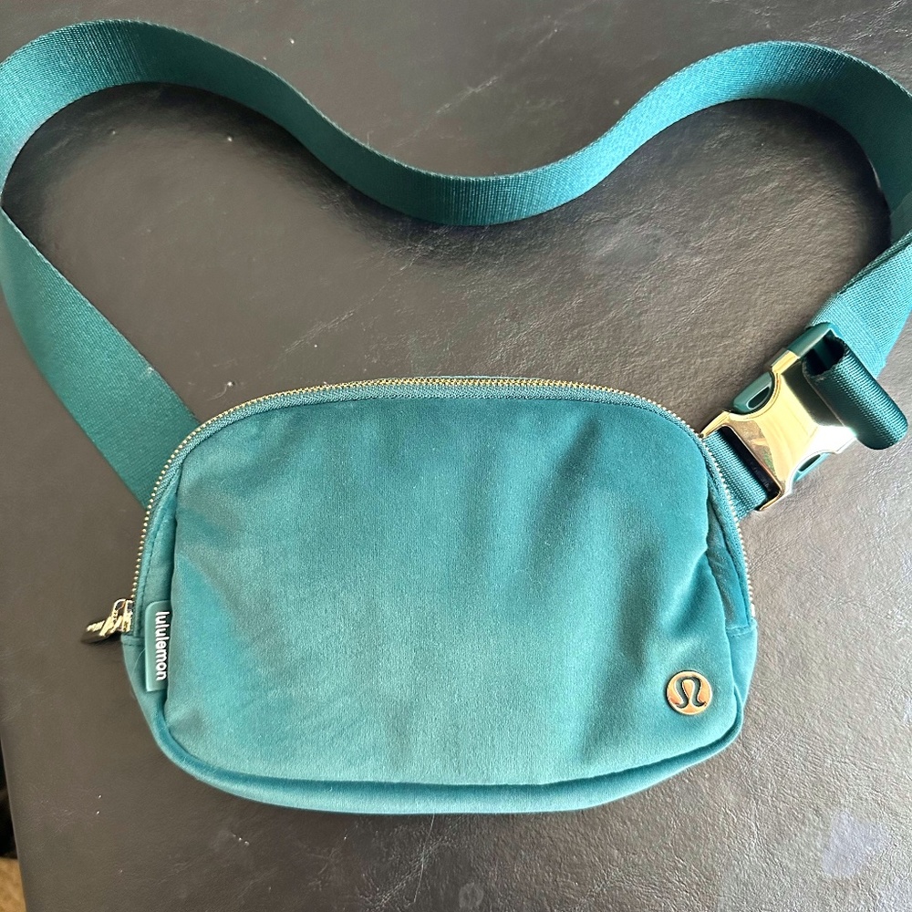 Lululemon Velvet Crossbody